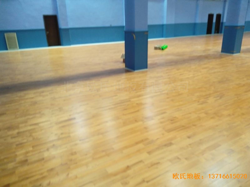 湖北武汉新华路体育场羽毛球馆体育木地板施工案例