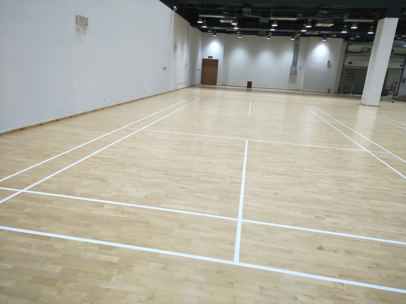 上海铺东区宁桥路669号羽毛球馆运动木地板铺设案例4