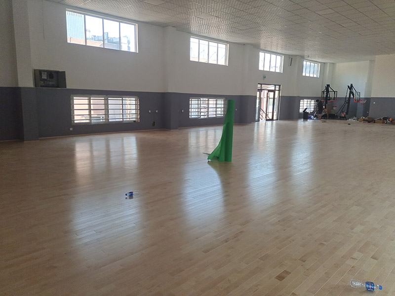 河北唐山田野篮球馆体育木地板施工案例4