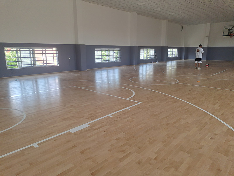河北唐山田野篮球馆体育木地板施工案例5