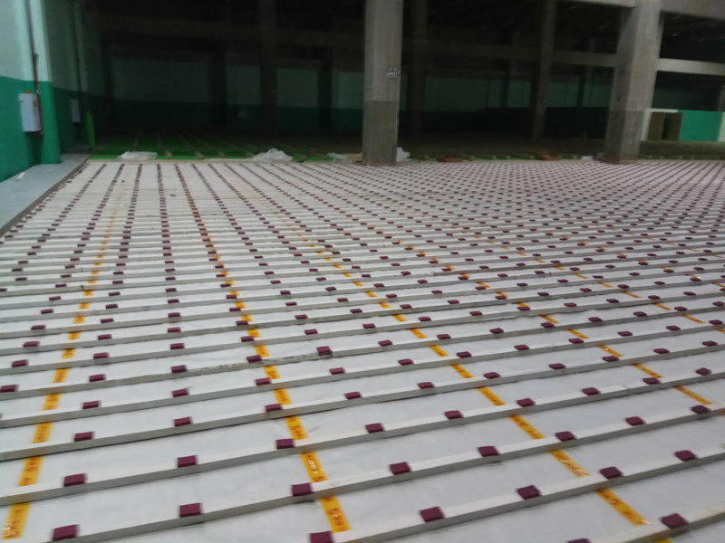 重庆九龙坡区友动力羽毛球俱乐部运动地板铺设案例2