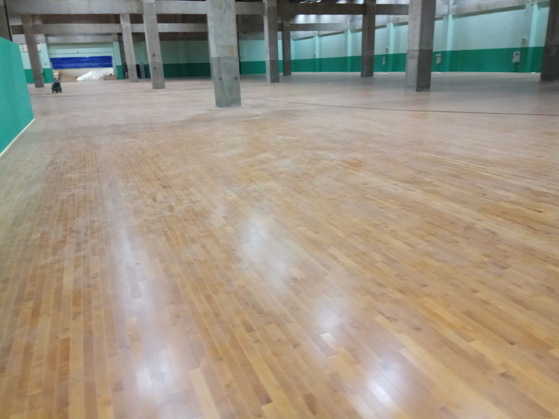 重庆九龙坡区友动力羽毛球俱乐部运动地板铺设案例5