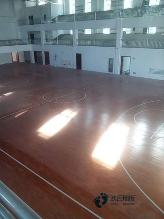松木篮球馆地板维护保养