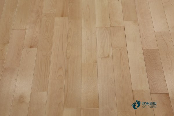 松木篮球运动地板清洁保养