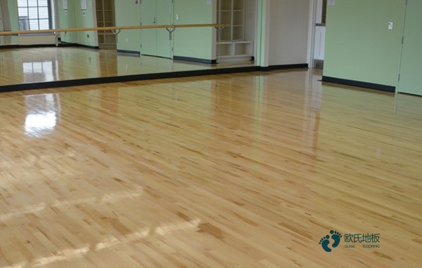 枫桦木篮球木地板如何保洁