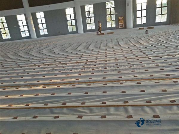 悬浮运动馆木地板施工方案