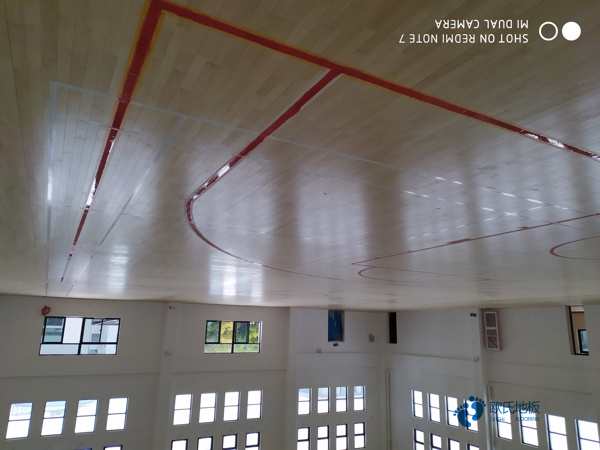 学校篮球运动地板施工