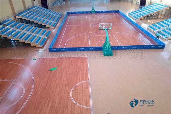 单龙骨体育篮球木地板清洁保养