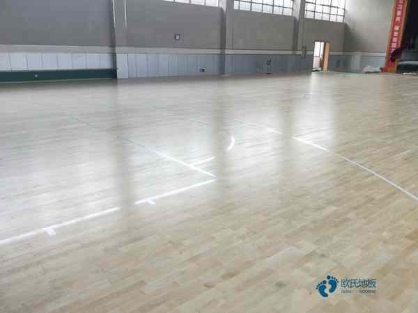 学校篮球馆地板选哪家