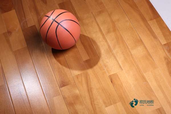 哪里有篮球体育地板造价