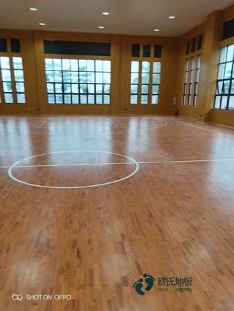 小学篮球体育地板多少钱一平方米