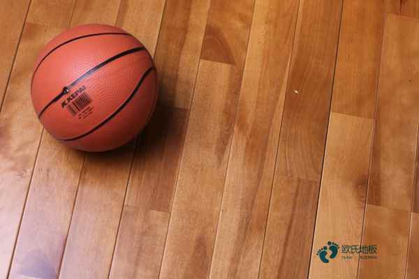 双龙骨篮球馆木地板怎么保养3