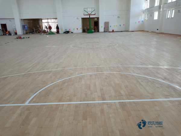 学校篮球场地地板施工工艺1