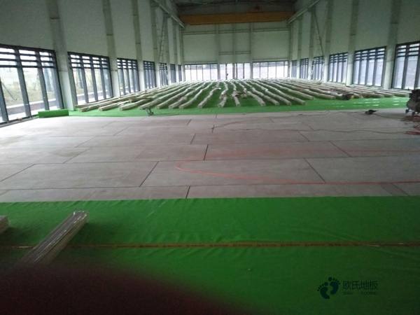 小学运动场地地板施工2