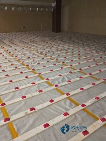 45度斜铺龙骨体育篮球木地板价格行情