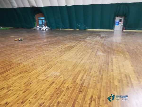 校园运动篮球木地板施工1