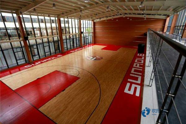 校园运动篮球木地板施工3
