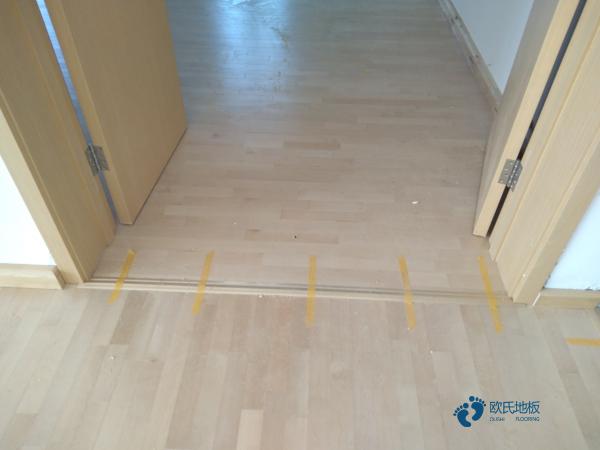 小学运动场馆地板施工团队2