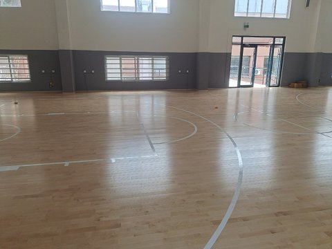河北唐山田野篮球馆体育木地板施工