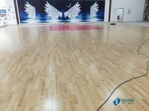 大学篮球场木地板施工方案