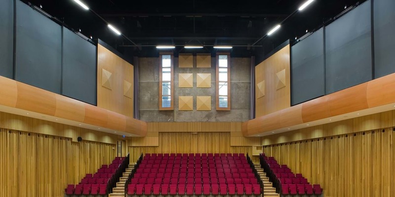 学校俄勒冈松舞台运动场馆地板施工单位2