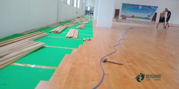 国产运动馆地板施工流程3