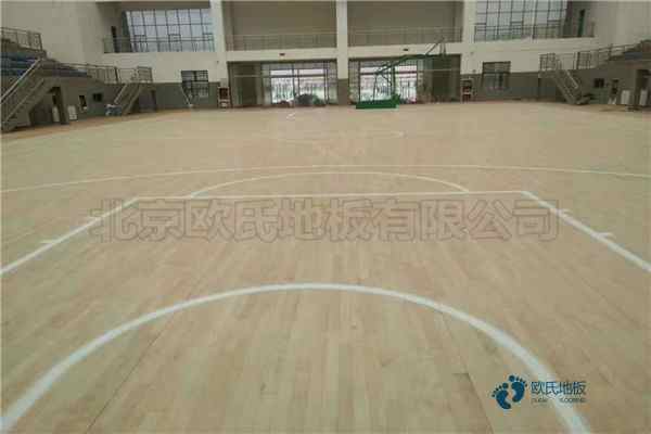 学校篮球场馆木地板的变形量1