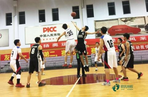 主辅龙骨体育篮球木地板较低价格