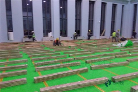 学校篮球场馆木地板毛板厚度