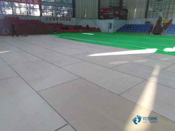 国标运动篮球木地板施工队3
