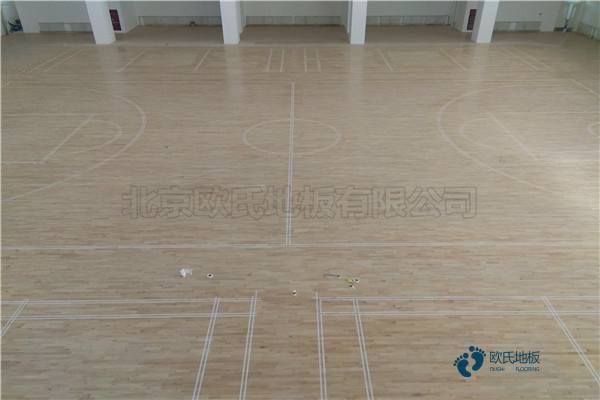 校园运动场木地板施工队1
