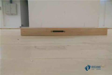 单龙骨运动型地板怎么保养