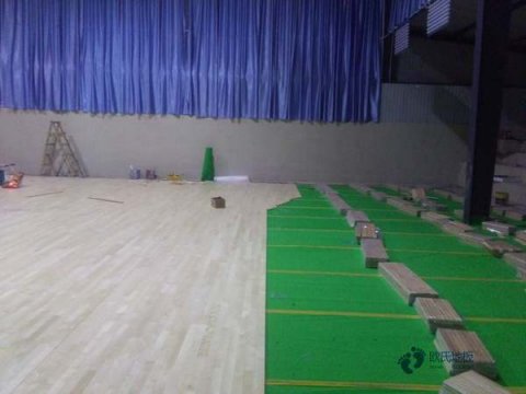 定做体育场地木地板什么牌子好