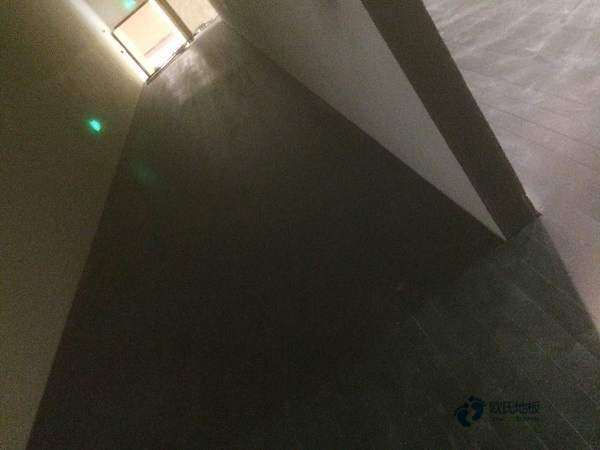 那有体育场地木地板厂家报价1