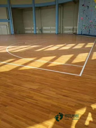 学校篮球木地板施工1