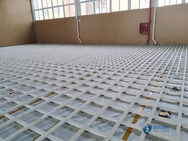双层龙骨运动体育地板维护保养3