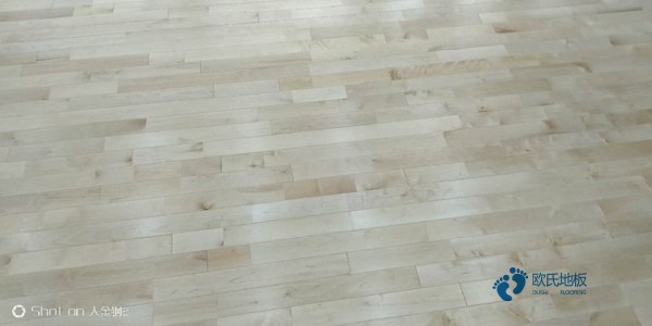 运动场木地板价格一般多少钱一平方米1