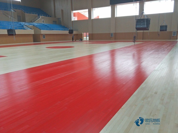 单龙骨体育场地地板维护保养1