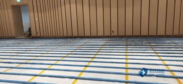 单龙骨运动场馆地板怎么保养3