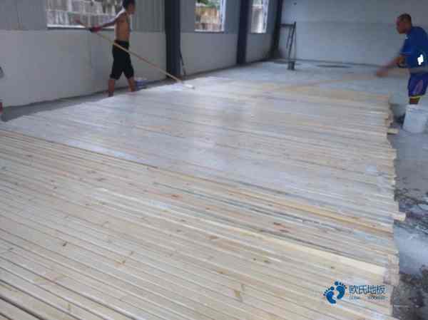 销售篮球运动木地板怎样保养