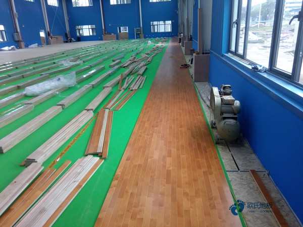 定制体育地板哪里买便宜