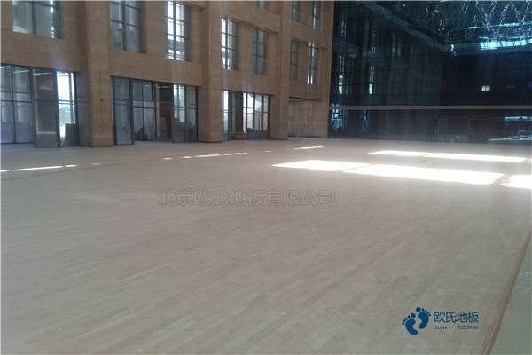 高品质体育地板更便宜的多少钱一平方米