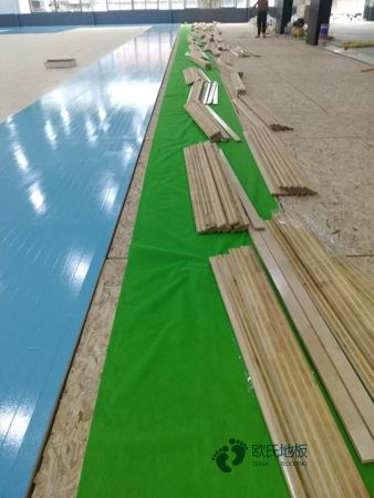 学校篮球馆地板的回弹率1