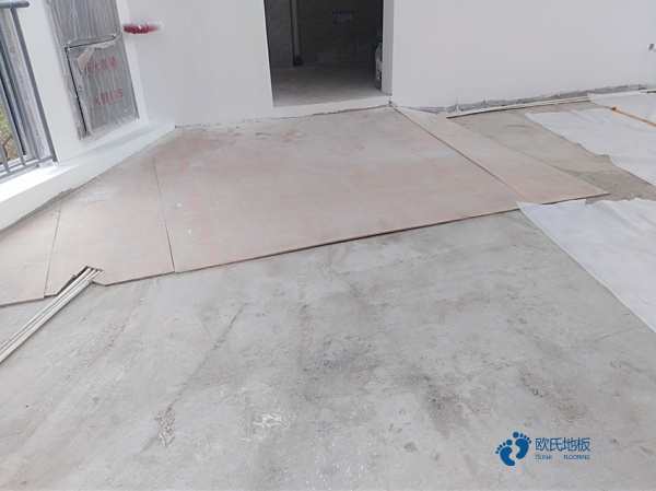 大学体育场地板施工方案1